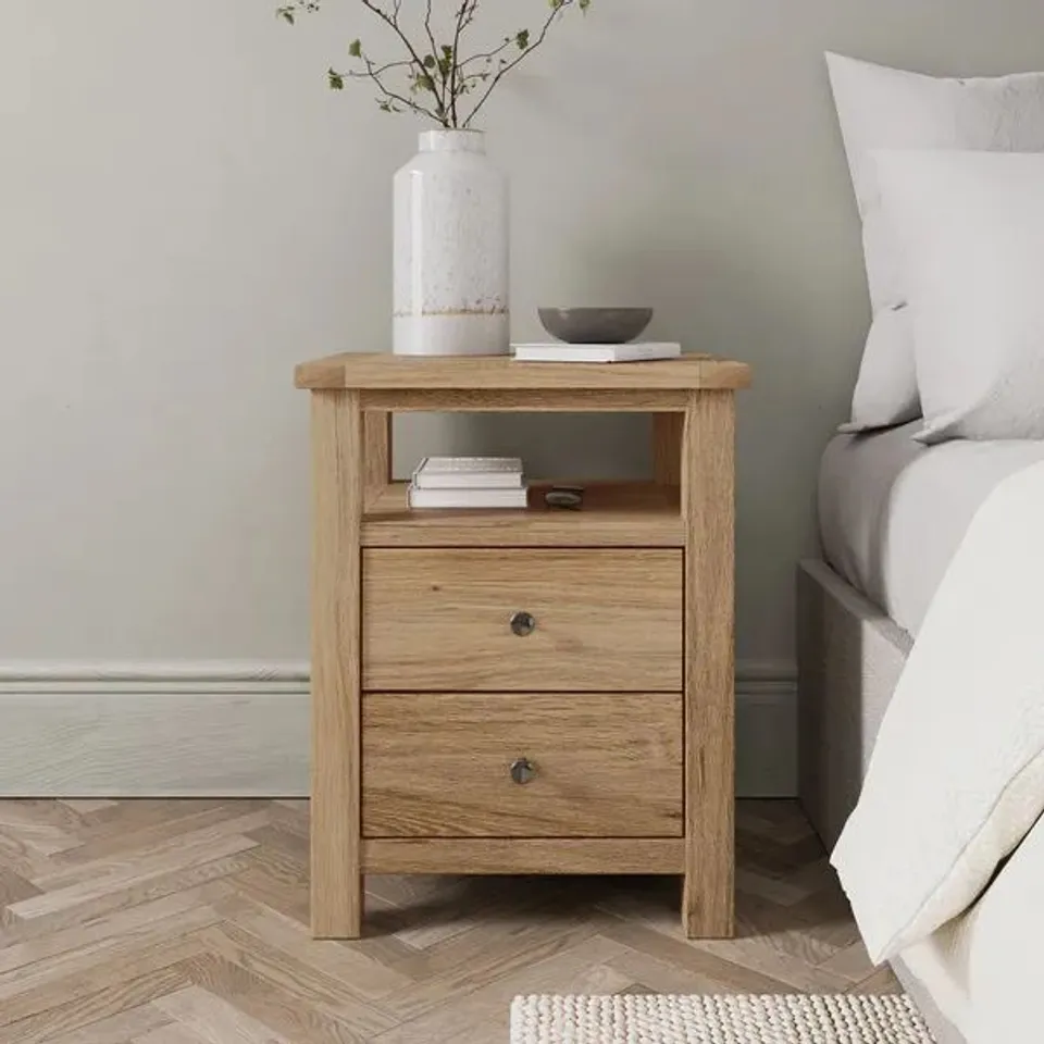 BOXED OLNEY 2 DRAWER BEDSIDE TABLE - MID OAK EFFECT (1 BOX)