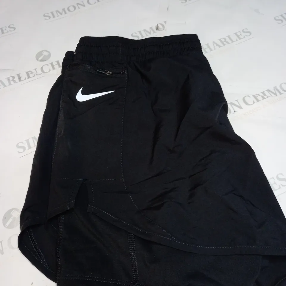 NIKE DRI-FIT 2-IN-1 RUNNING SHORTS SIZE M