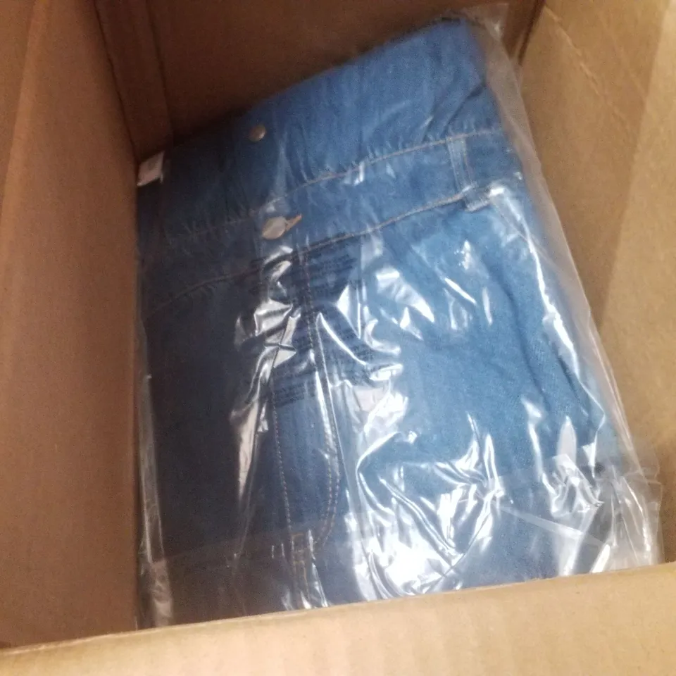BOX CONTAINING APPROXIMATELY 6 BRAND NEW SIMPLY BE DENIM MID WASH JUMPSUITS - SIZE 16