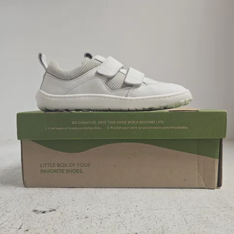 BOXED PAIR OF FRODDO TRAINERS IN WHITE SIZE EU 33
