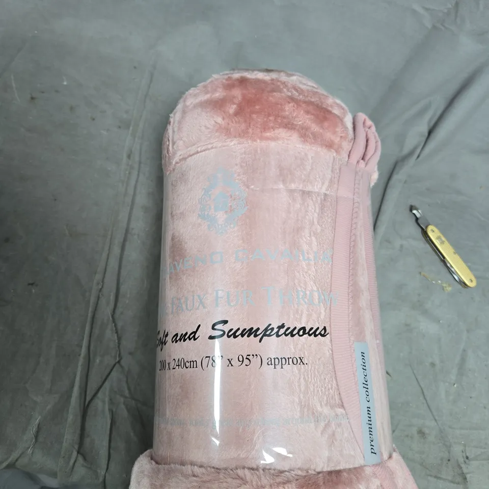 PINK FAUX FUR THROW BLANKET – 50X240 CM (78X95 IN) – PREMIUM COLLECTION