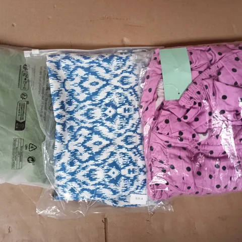 APPROXIMATELY 20 ASSORTED CLOTHING AND FASHION PRODUCTS IN VARIOUS STYLES AND SIZES - COLLECTION ONLY