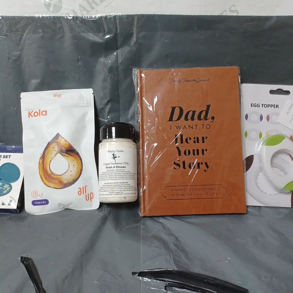 BOX OF APPROXIMATELY 12 ASSORTED ITEMS TO INCLUDE - EGG TOPPER , AIR UP KOLA , DATA CABLE SET ETC