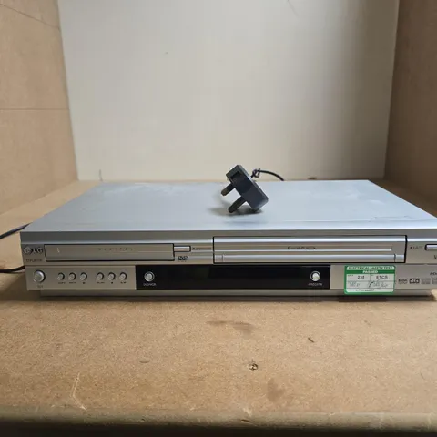 LG DVC8700 2 IN 1 DVD AND VHS PLAYER