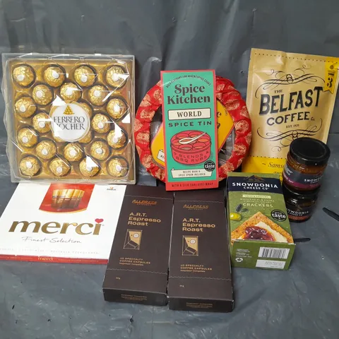 APPROXIMATELY 15 ASSORTED FOOD & DRINK ITEMS TO INCLUDE FERRERO ROCHER, THE BELFAST COFFEE, SPICE KITCHEN SPICE TIN, ETC