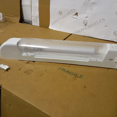 KNIGHTSBRIDGE 230V IP20 6W LED SHAVER LIGHT