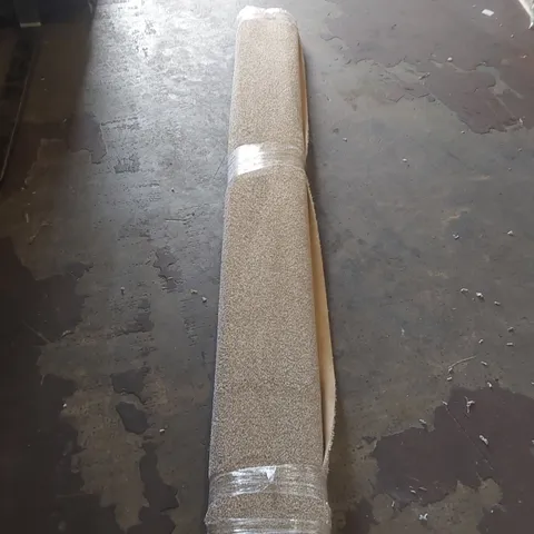 ROLL OF QUALITY GRIFFIN SAND FELT BACK CARPET - APPROXIMATELY 2.4 x 4m