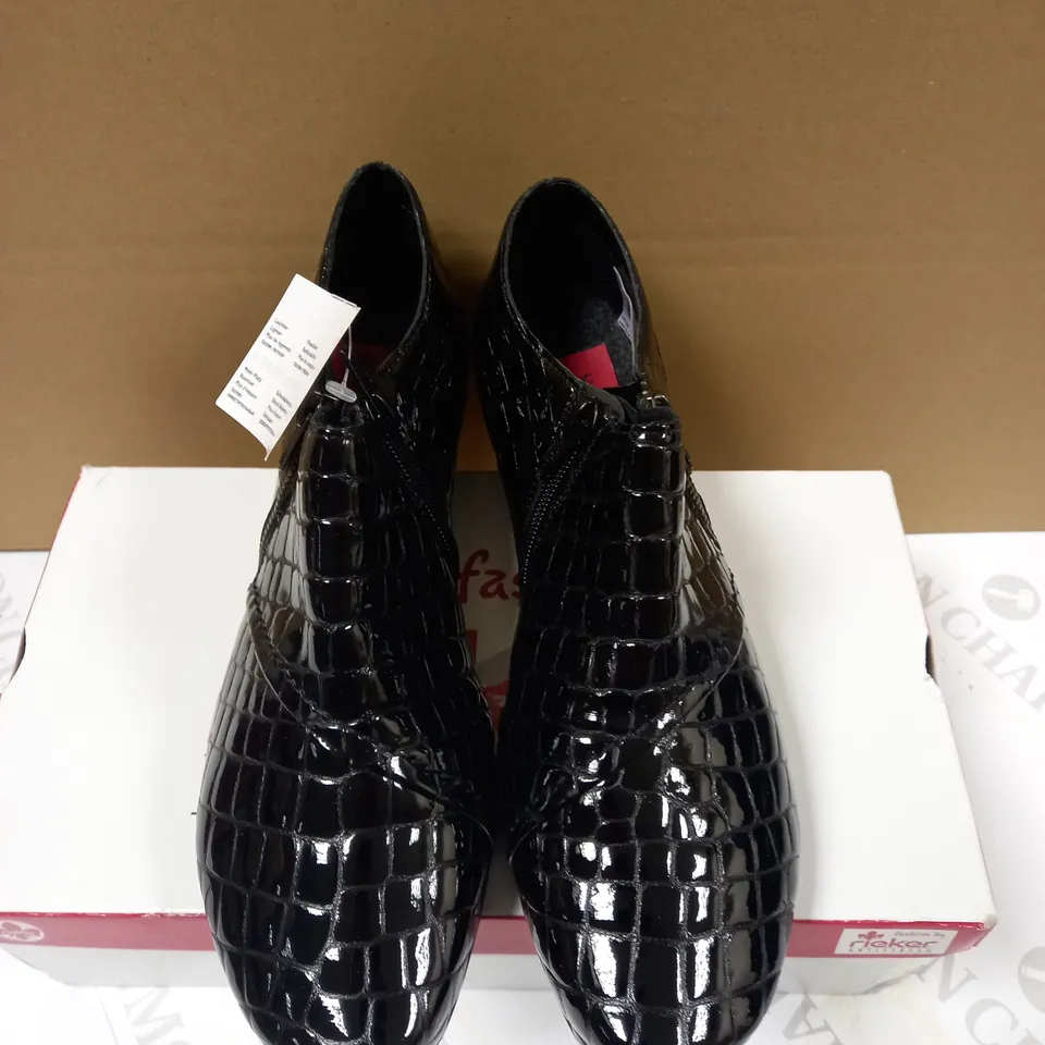 RIEKER BLACK PATENT SNAKESKIN-EFFECT SHOES - SIZE UK 6