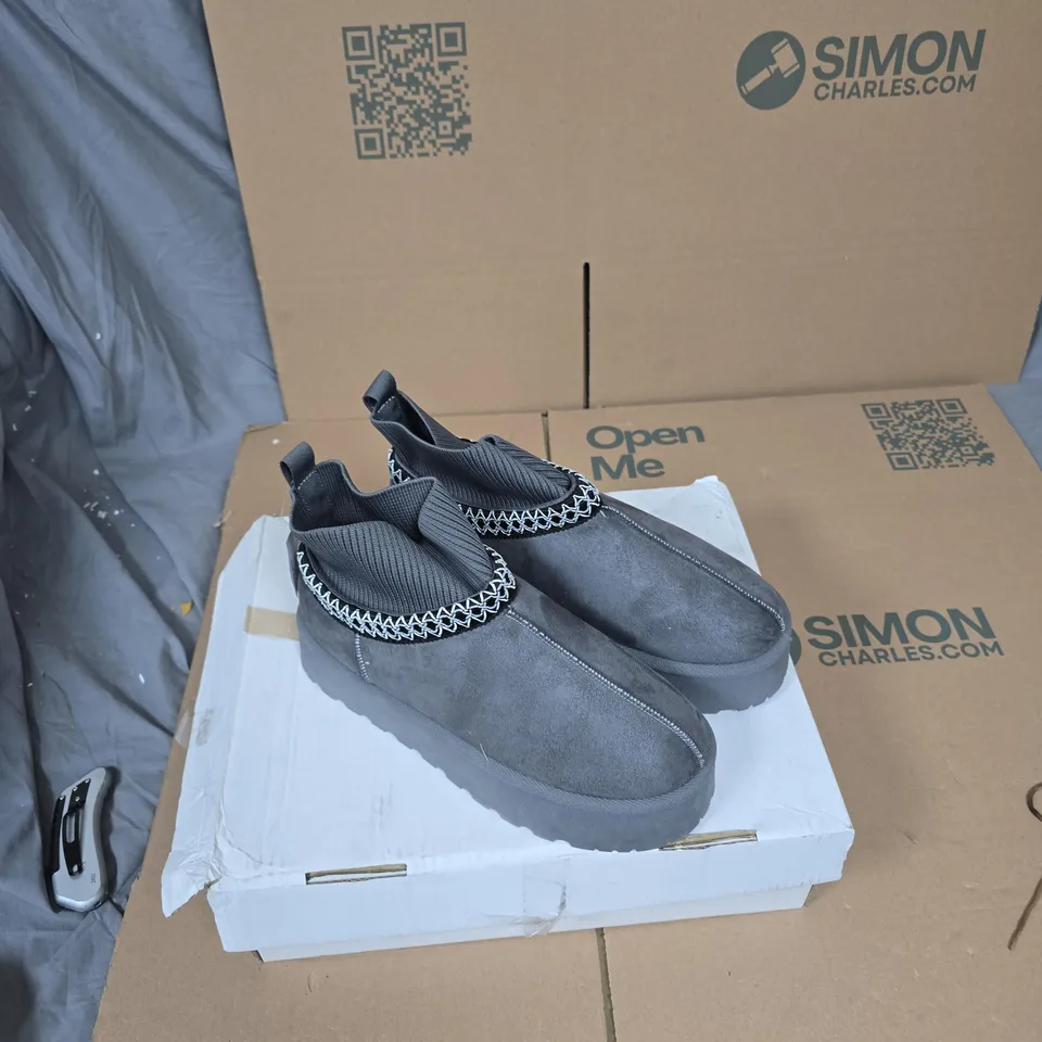 MELROSE GREY SLIP-ON SHOES – UK 6