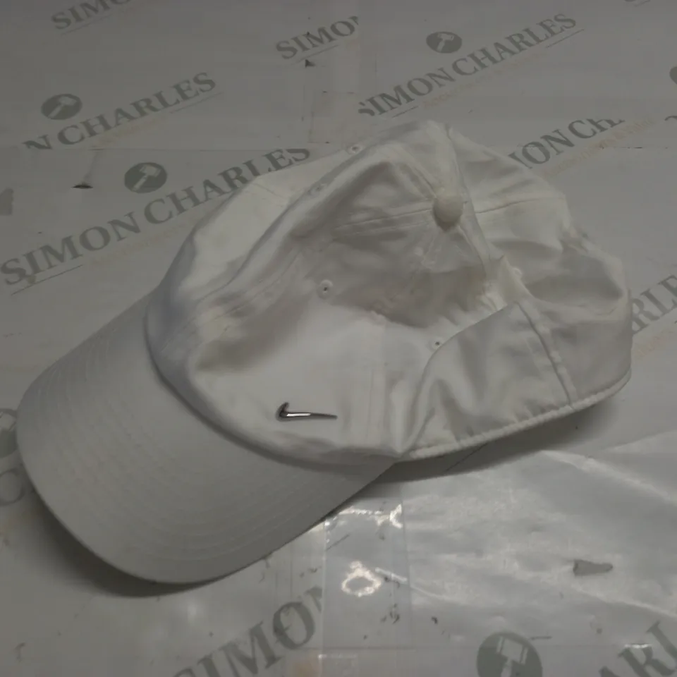 NIKE ADULT UNISEX WHITE CAP 