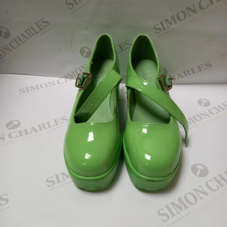 DESIGNER KOI LIME GREEN VEGAN PLATFORM SHOES SIZE 5