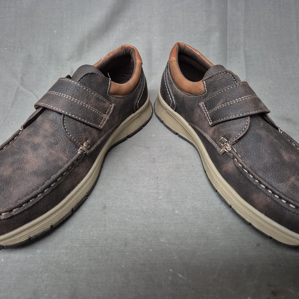 BOXED PAIR OF COMFY STEPS SHOES IN BROWN SIZE 11