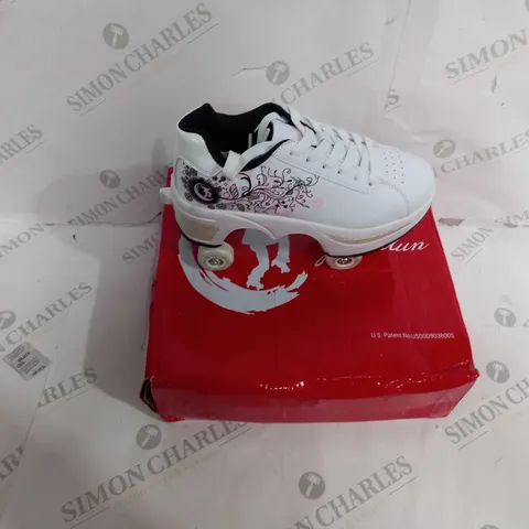 BOXED PAIR OF YOUSULUN ROLLER SKATE SHOES IN WHITE WITH PINK ART - EU SIZE 34