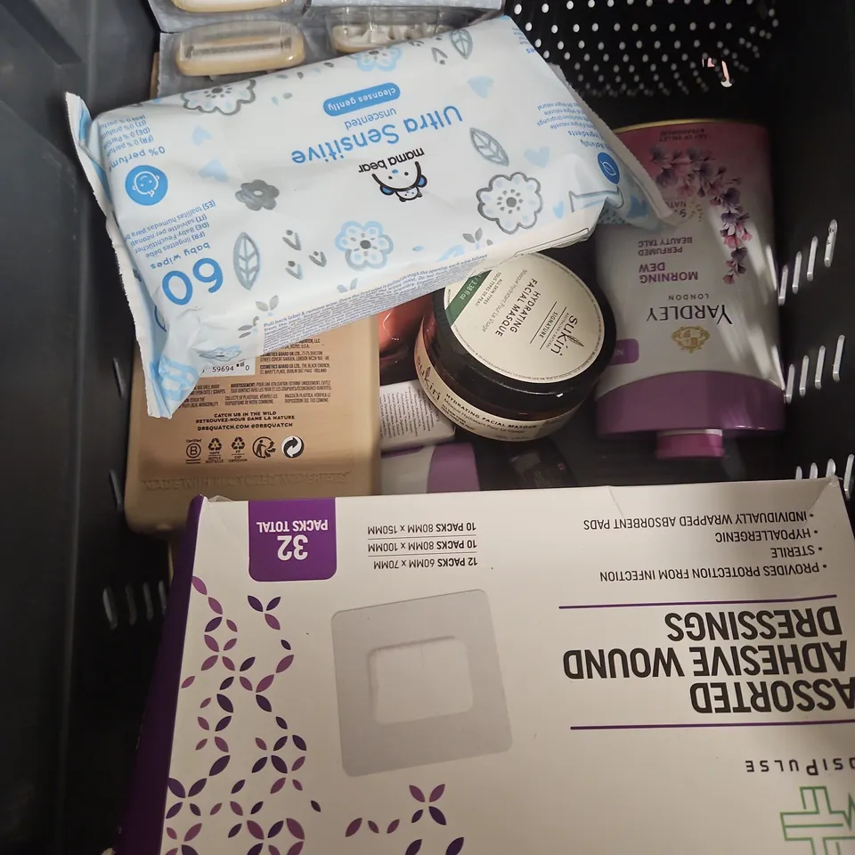 APPROXIMATEY 20 ASSORTED HEALTH AND BEAUTY PRODUCTS TO INCLUDE - DR SQUATCH DEODORANT - MAMA BEAR WIPES - MILK MAKEUP LIP OIL GLOSS - ETC