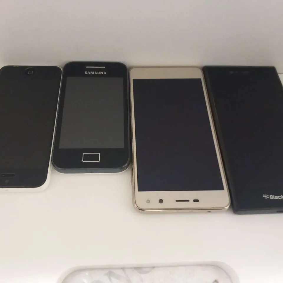 FOUR ASSORTED MOBILE PHONES TO INCLUDE; APPLE A1507, SAMSUNG GT-S5830, HUAWEI AND BLACKBERRY