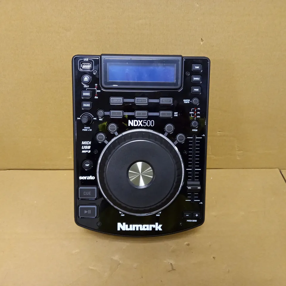 NUMARK NDX500 - STANDALONE USB / CD PLAYER AND SOFTWARE CONTROLLER WITH TOUCH-SENSITIVE JOG WHEEL