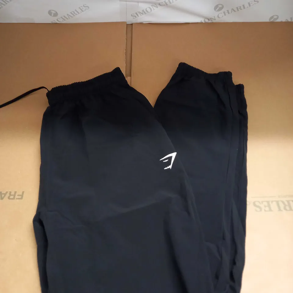 GYMSHARK TRANING PANTS SIZE S