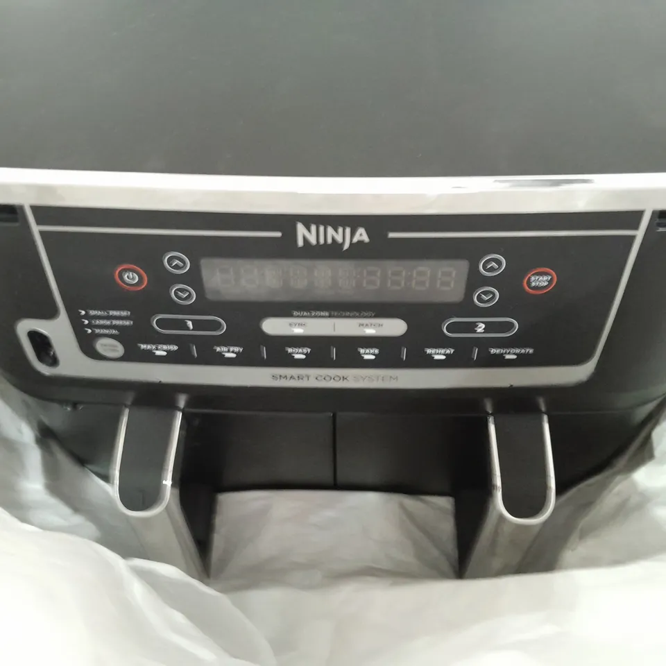 BOXED NINJA FOODI MAX 9.5L DUAL ZONE AIRFRYER AF451UK