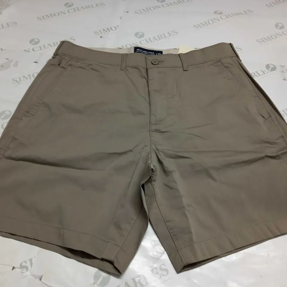 ABERCROMBIE & FITCH ALL DAY STRETCH SHORTS IN STONE - SIZE 34