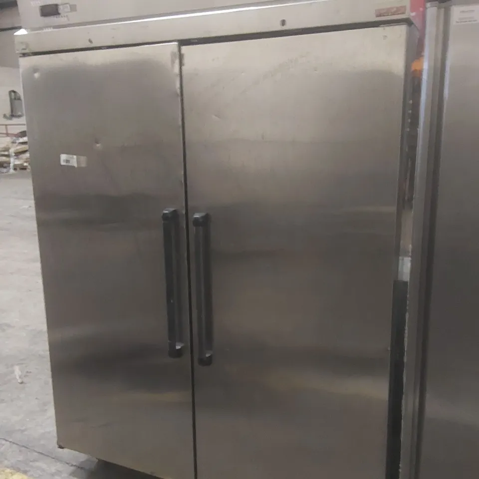 INOMAK P750 COMMERCIAL DOUBLE DOOR UPRIGHT TEMPERATURE CONTROLLED FOOD STORAGE CABINET