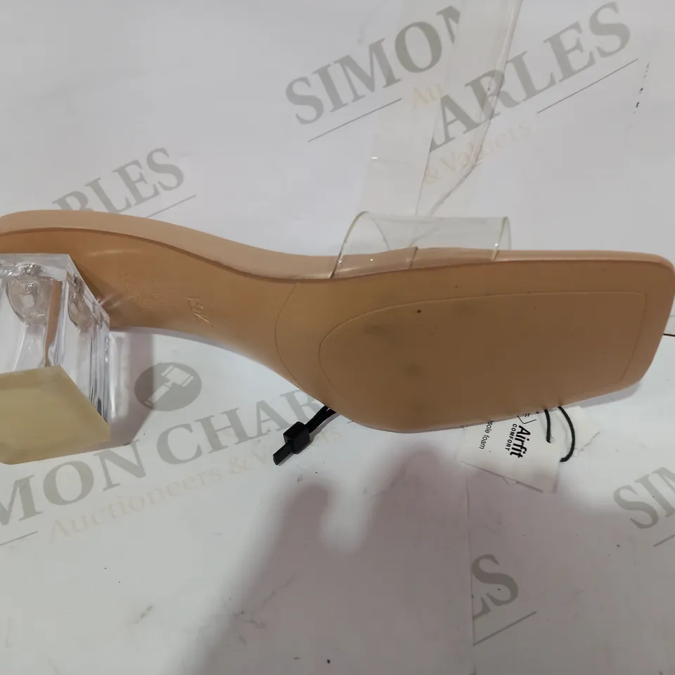 PAIR OF ZARA HIGH HEELS SIZE 39