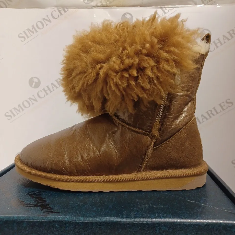 BOXED EMU TEDDY WUREN BOOTS, CHESTNUT - SIZE 6