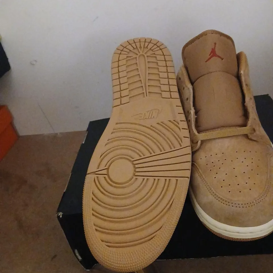 AIR JORDAN 1 LOW SE SNEAKERS – FLAX/MUSLIN, UK 11.5 (US 12.5, EU 47)