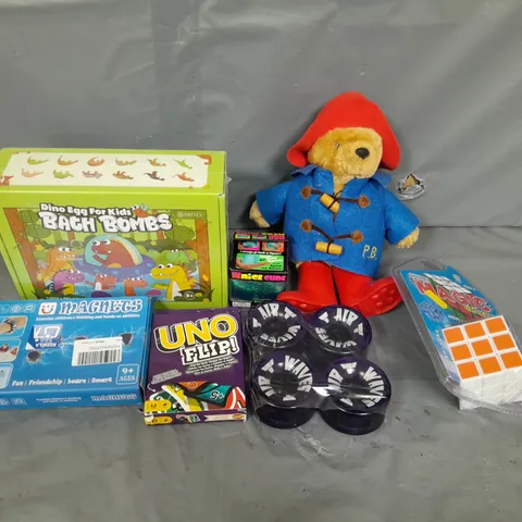 LARGE BOX OF APROXIMATELY 20 ASSORTED TOYS AND GAMES TO INCLUDE TEDDIES, MAGNETS AND UNO