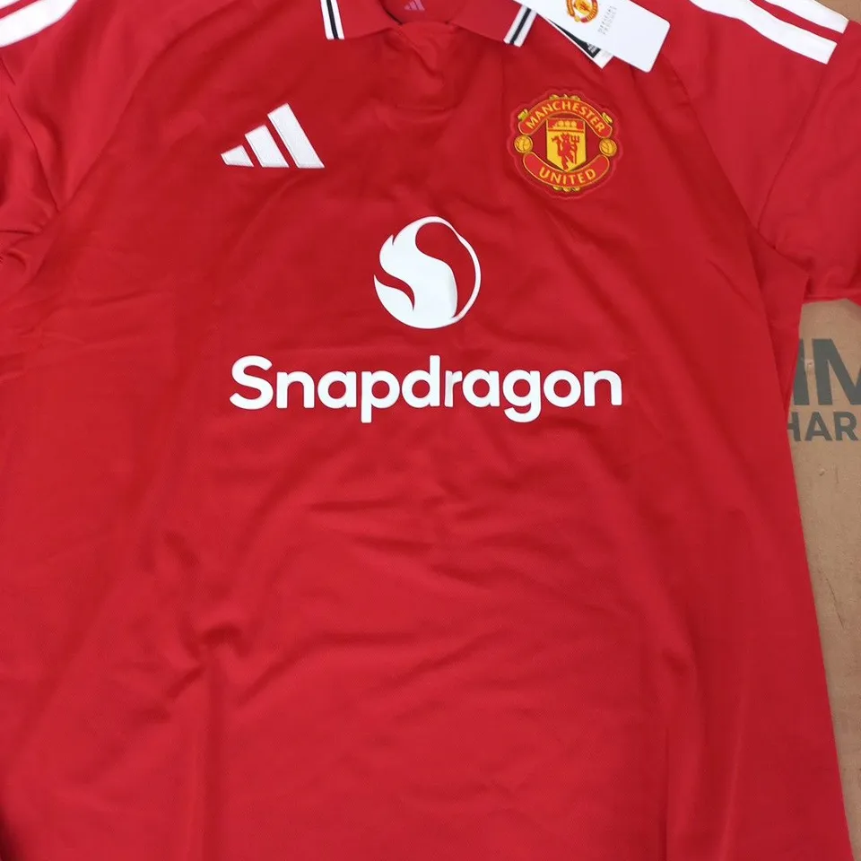 ADIDAS MANCHESTER UNITED 26/27 HOME JERSEY IN RED SIZE XL