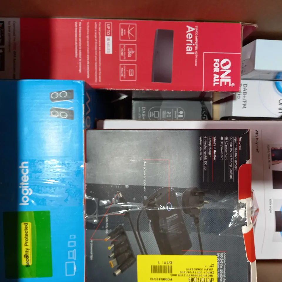 BOX OF APPROXIMATELY 10 ASSORTED ELECTRICAL ITEMS TO INCLUDE MIXX STREAMBUDS AX WIRELESS EARBUDS, BLACKWEB MICRO USB TO USB-A CABLE, BLACKWEB UNIVERSAL LAPTOP CHARGER, ETC