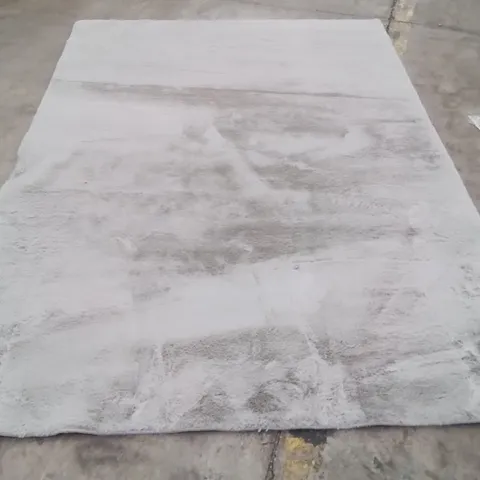 QUALITY DESIGNER AREA RUG - APPROXIMATELY 240X170CM