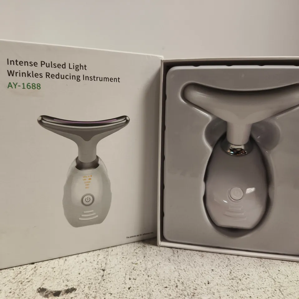 BOXED INTENSE PULSED LIGHT WRINKLE REDUCING INSTRUMENT