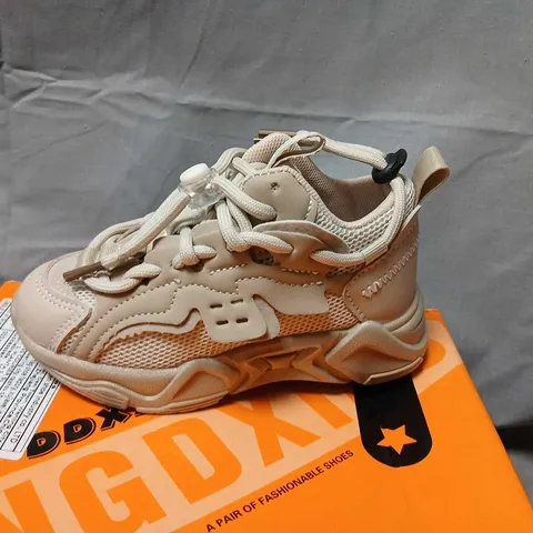 KIDS' BEIGE SNEAKERS, UK 7.5 (EU 26)