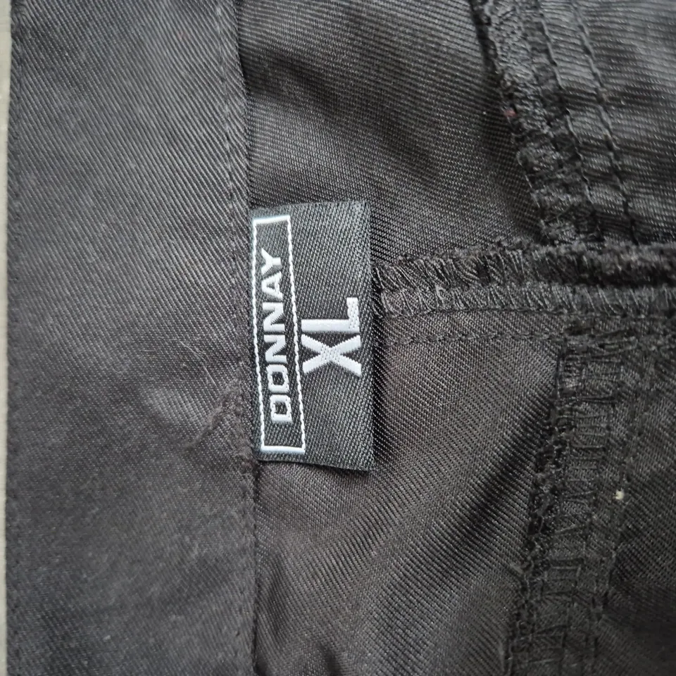 DONNAY BLACK MEN'S SHORTS – SIZE XL