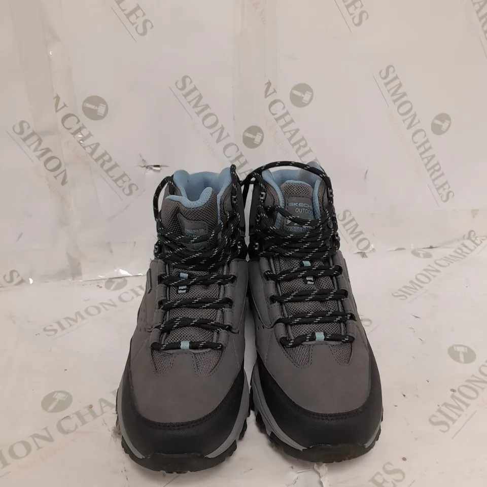 PAIR OF SKECHERS HIKING BOOTS CHARCOAL SIZE 5 1/2