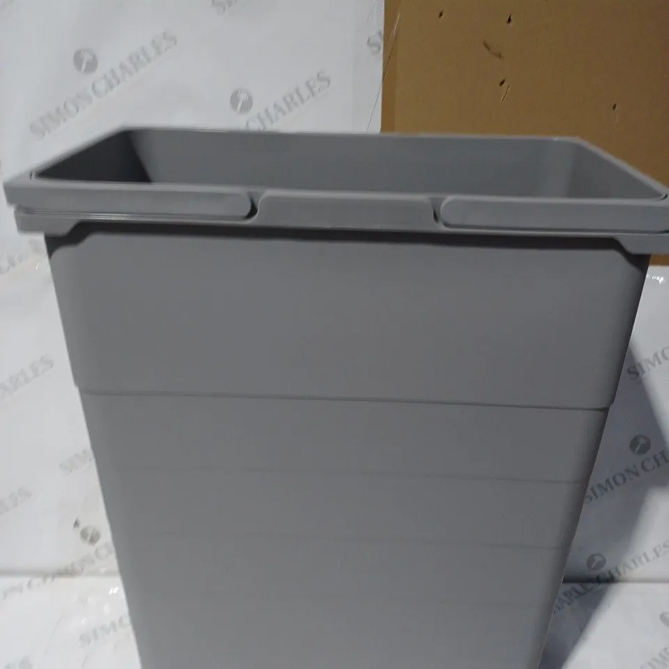 BOXED GREY WASH BASKET WITH HANDLES