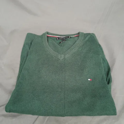 TOMMY HILFIGER LIGHTWEIGHT SWEATER IN GREEN SIZE L