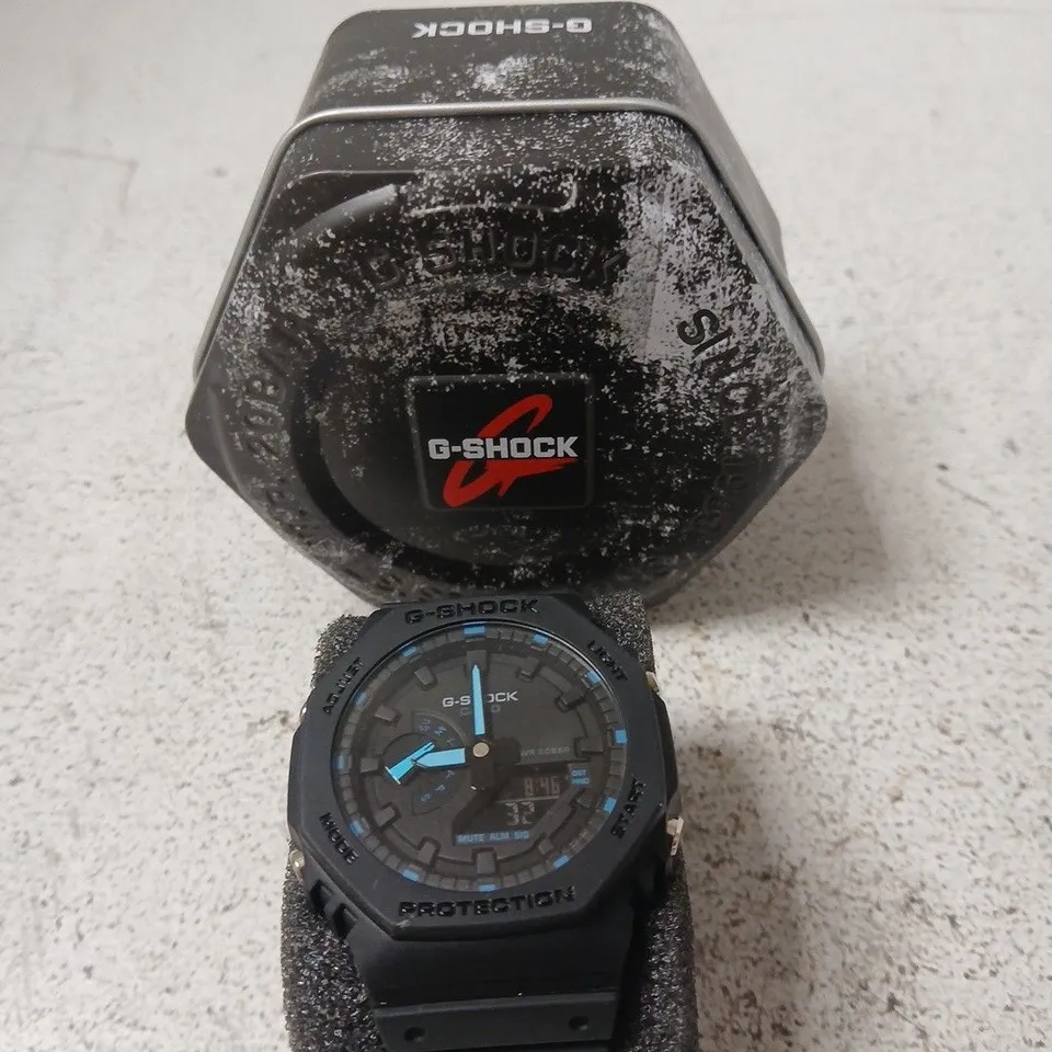 CASIO G-SHOCK WATCH – BLACK WITH BLUE ACCENTS