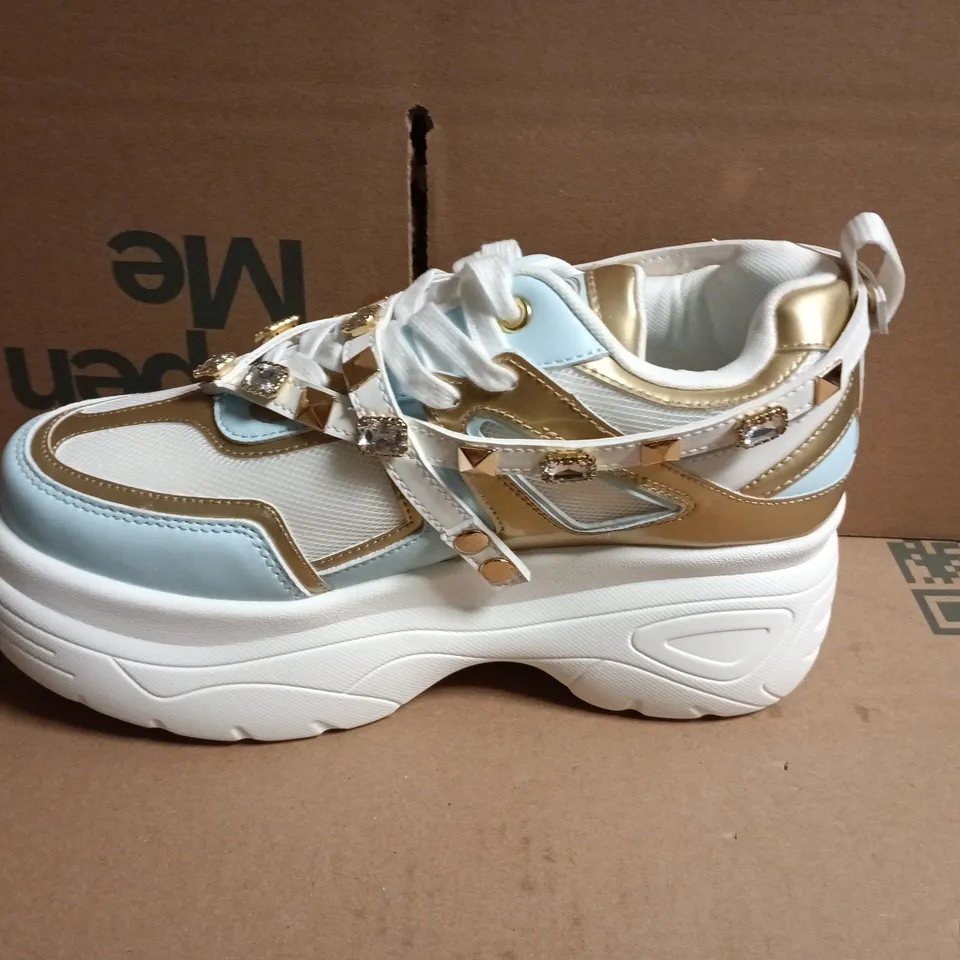 BOXED KOI MONSTER HIGH OH MY RA BEJEWELLED CHUNKY TRAINERS - UK 6