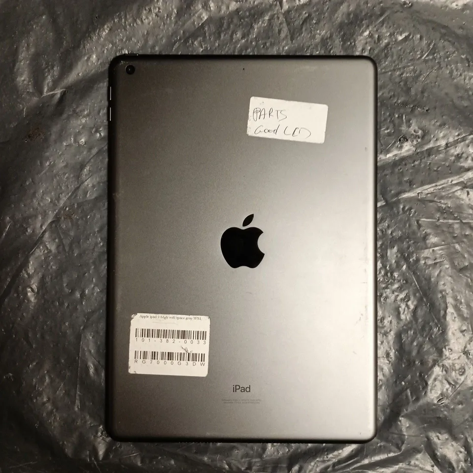 APPLE IPAD TABLET - A2602