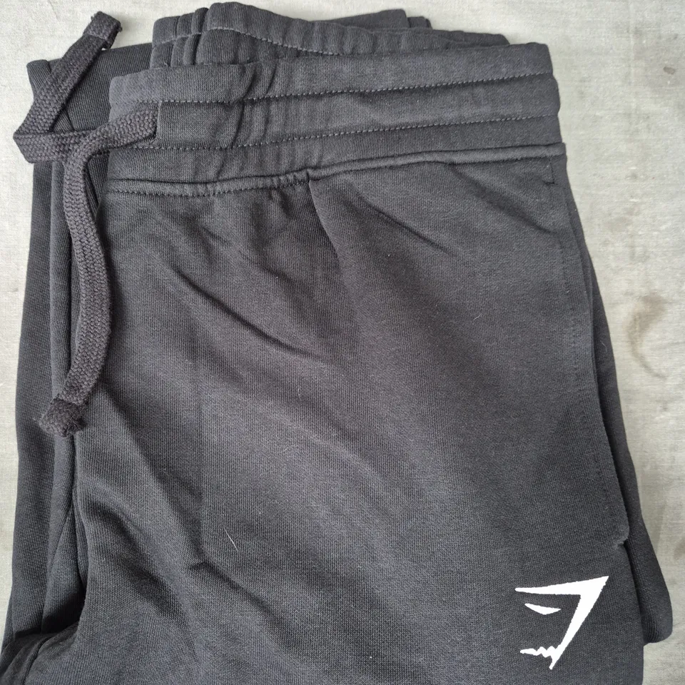 GYM SHARK CREST CARGO JOGGERS IN BLACK SIZE MEDIUM