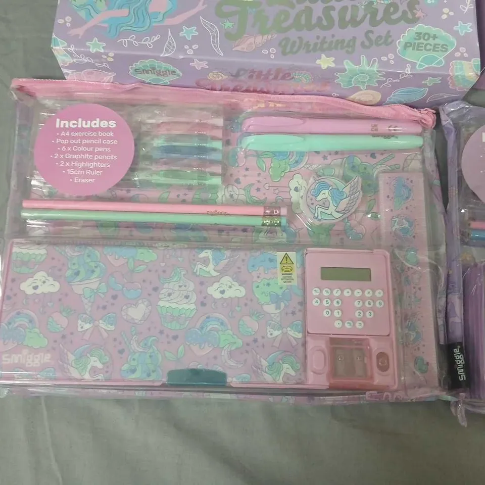 FOUR ASSORTED SMIGGLE PRODUCTS