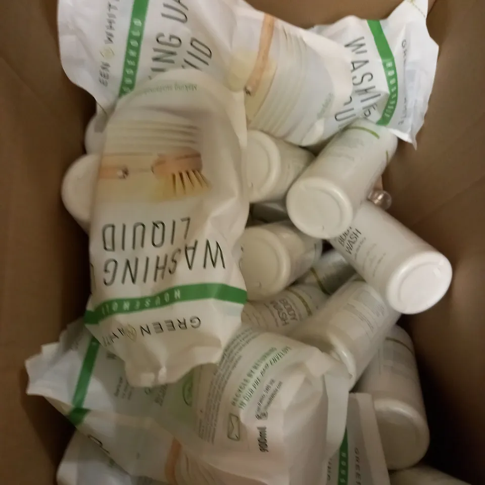 BOX OF APPROX 30 GREEN N WHITE CLEANING PRODUCTS TO INCLUDE WASHING UP LIQUID, BODY WASH AND MOISTURISER ETC - COLLECTION ONLY