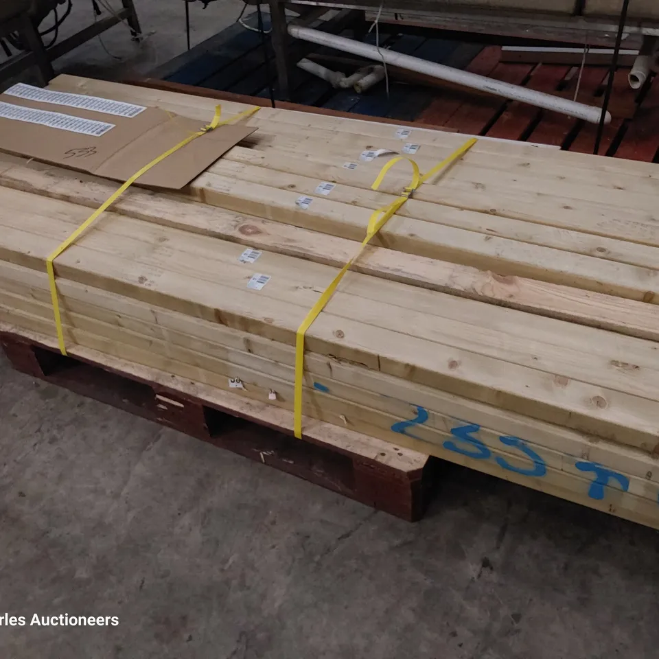 PALLET OF APPROXIMATELY 60 LENGTHS OF C16 TIMBER 45 × 70 × 2400