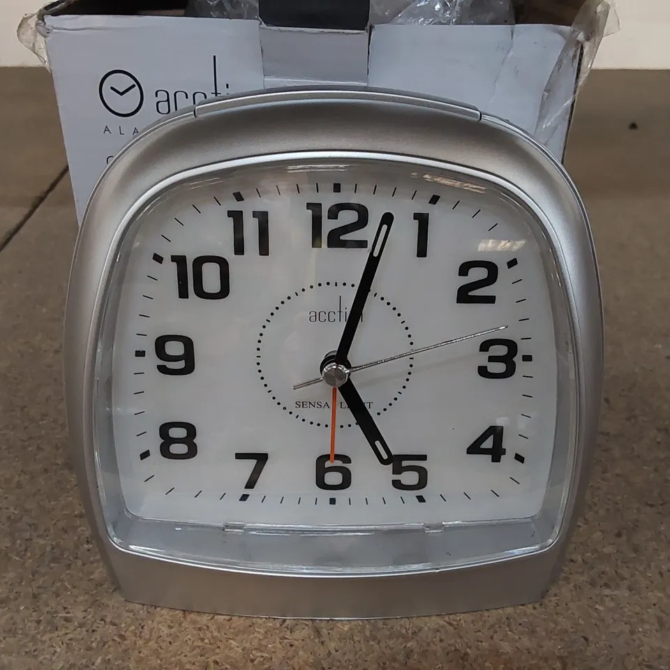 BOXED ACCTIM ANALOGUE QUARTZ ALARM TABLETOP CLOCK (1 BOX)