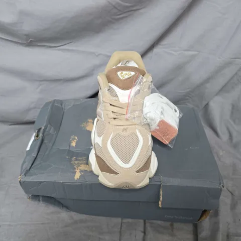 BOXED PAIR OF NEW BALANCE 9060 TRAINERS IN BEIGE - UK 6