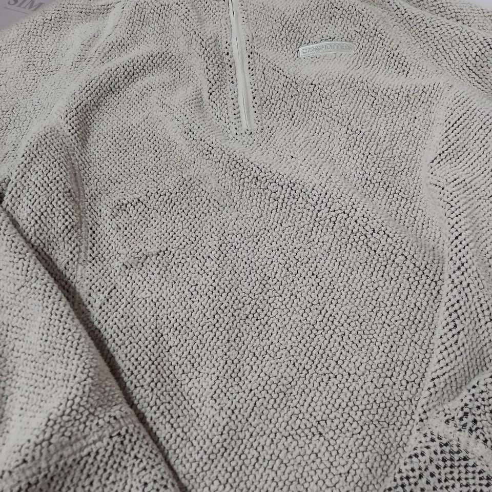 CRAGHOPPERS 1/4 ZIP FLEECE IN WHITE/BLACK - MEDIUM
