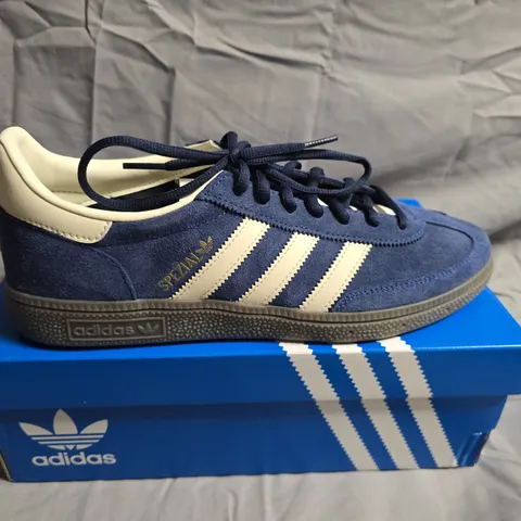 BOXED PAIR OF ADIDAS HANDBALL SPEZIAL TRAINERS - UK SIZE 9