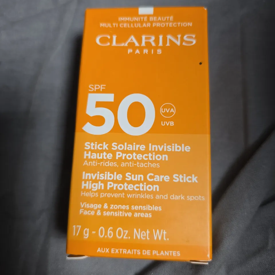 CLARINS PARIS SPF50 INVISIBLE SUN CARE STICK – HIGH PROTECTION (17 G)