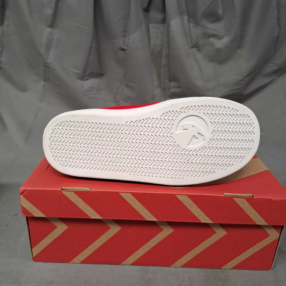 BOXED PAIR OF BILLY CLASSIC WDR HIGH TOP SHOES SIZE 3W 